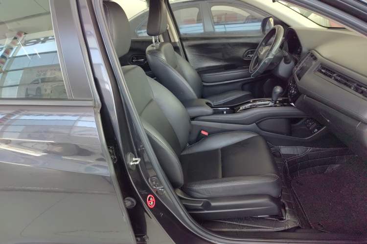 Used Honda Vezel 2016 1.8L CVT Front-Wheel Drive Pioneer Edition Right Front Seat