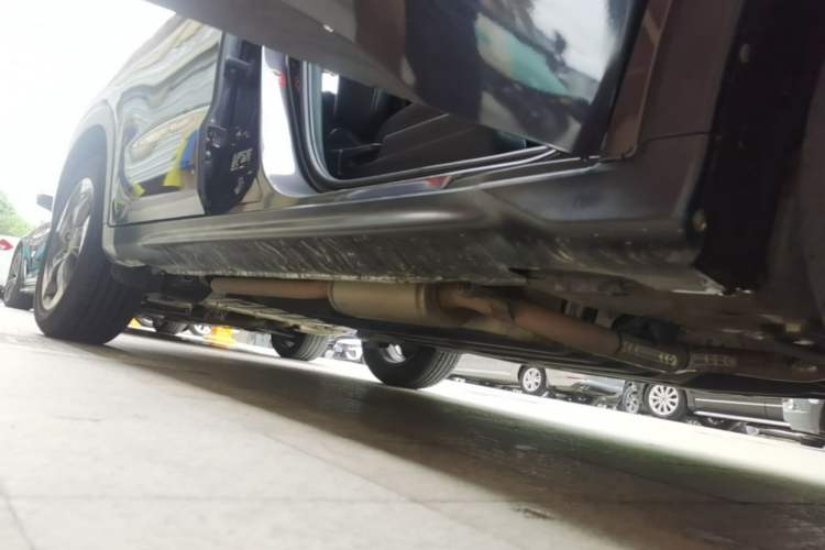 Used Honda Vezel 2016 1.8L CVT Front-Wheel Drive Pioneer Edition Right Side Sill