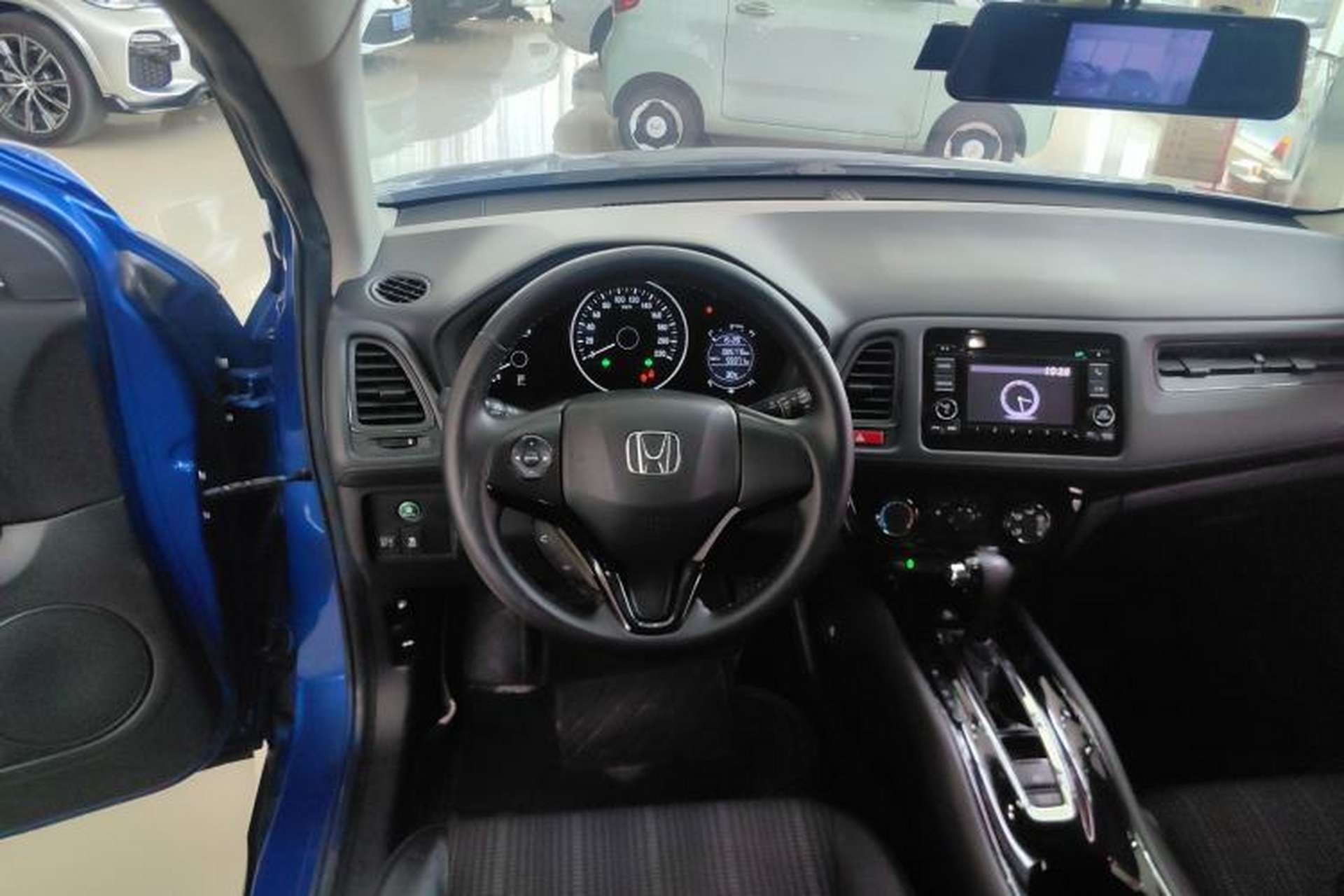 Used Honda Vezel 2016 1.8L CVT Front-Wheel Drive Pioneer Edition Center Console