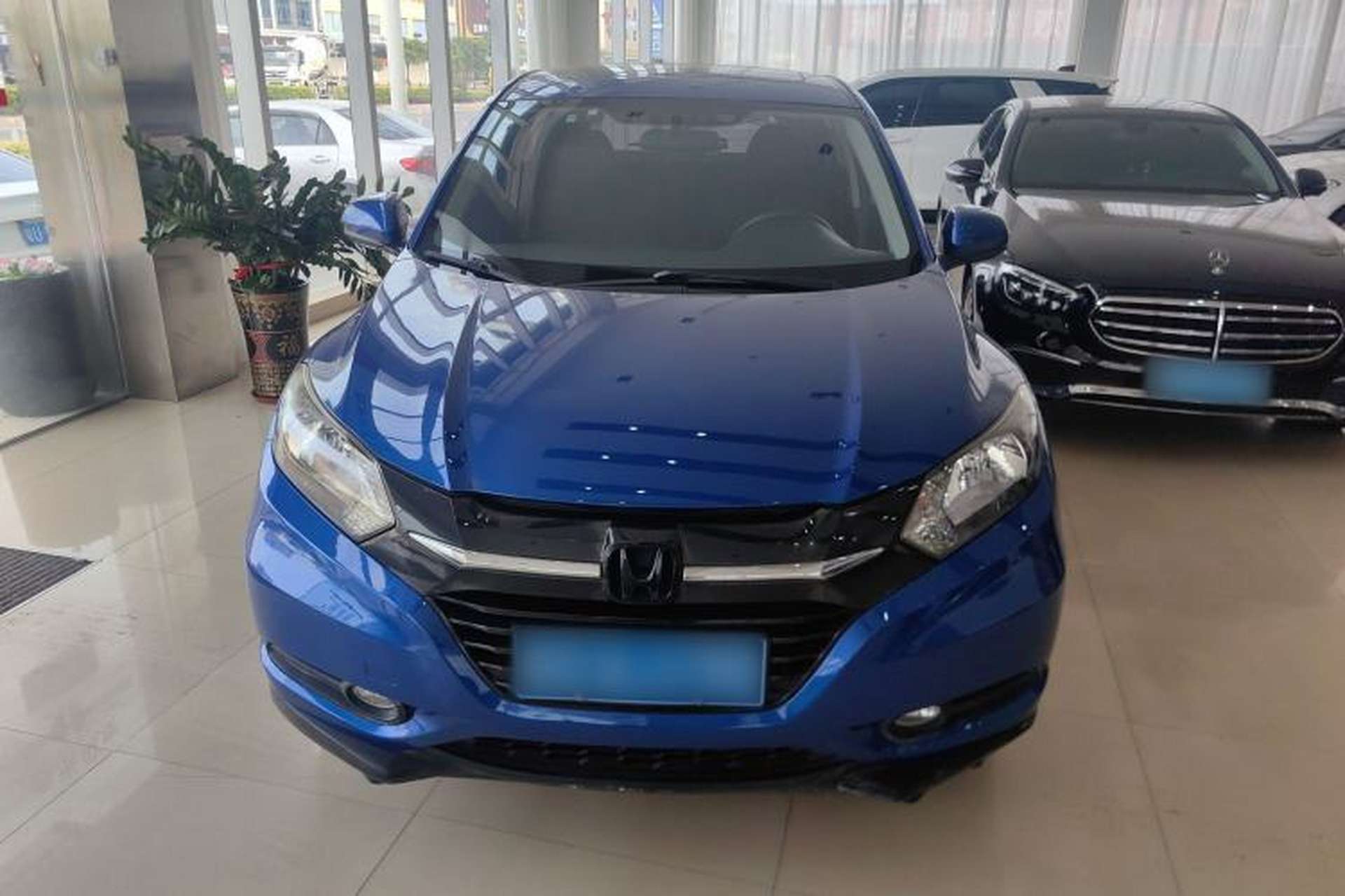 Used Honda Vezel 2016 1.8L CVT Front-Wheel Drive Pioneer Edition Front