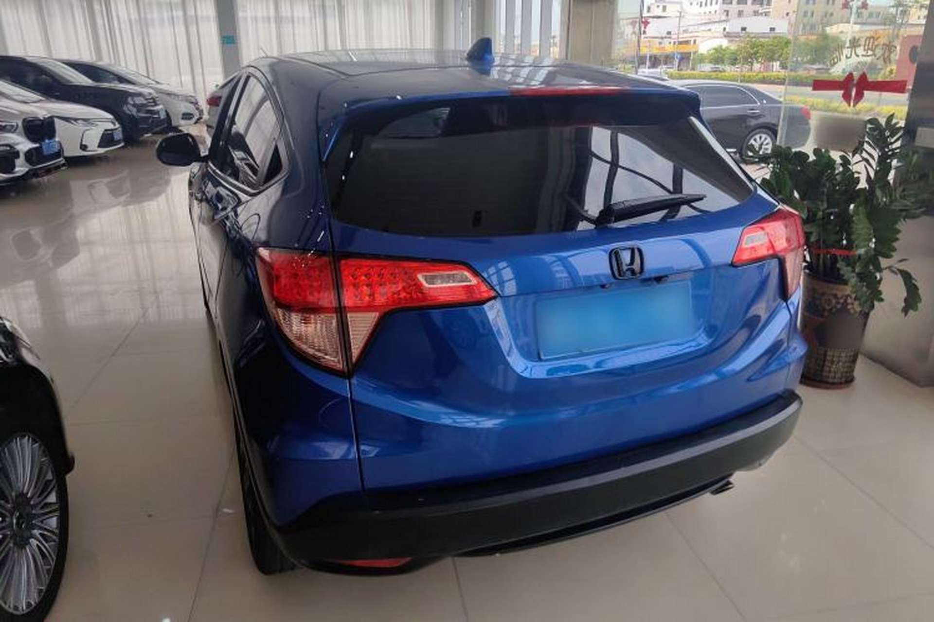 Used Honda Vezel 2016 1.8L CVT Front-Wheel Drive Pioneer Edition Rear Left 45 Deg