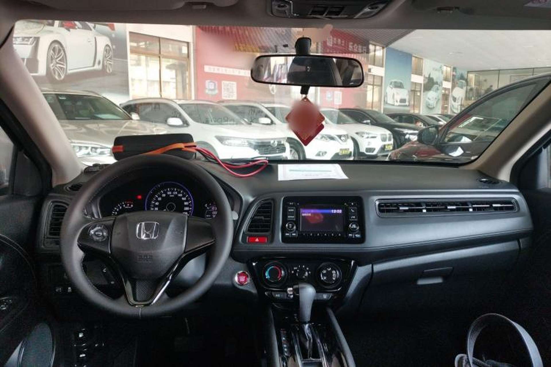 Used Honda Vezel 2016 1.8L CVT Front-Wheel Drive Pioneer Edition Interior 2