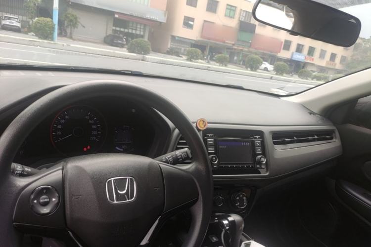 Used Honda Vezel 2016 1.8L CVT Front-Wheel Drive Pioneer Edition Center Console