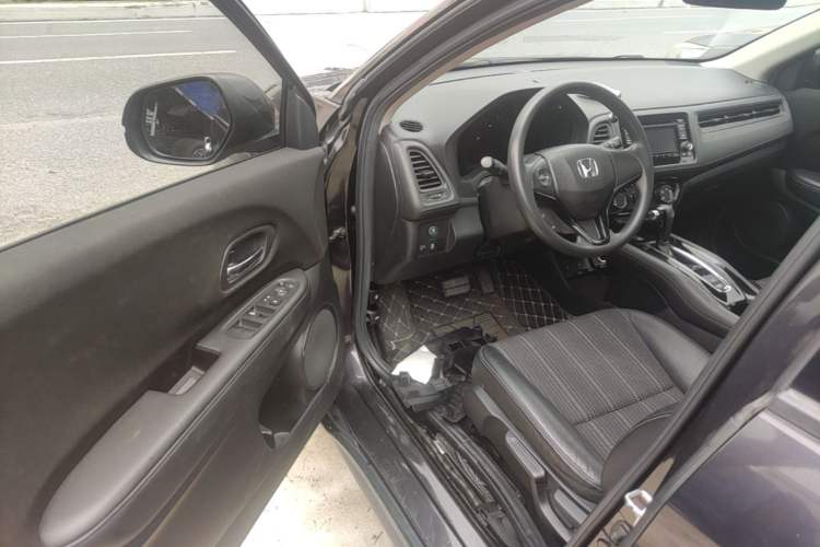 Used Honda Vezel 2016 1.8L CVT Front-Wheel Drive Pioneer Edition Driver Seat