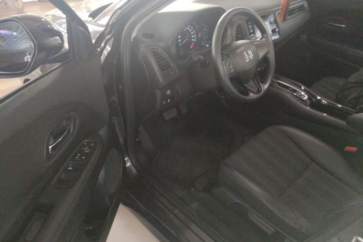 Used Honda Vezel 2016 1.8L CVT Front-Wheel Drive Pioneer Edition Driver Seat