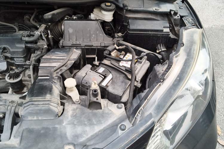Used Honda Vezel 2016 1.8L CVT Front-Wheel Drive Pioneer Edition Engine Bay Left