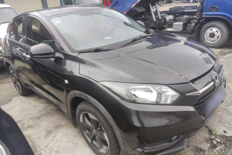 Used Honda Vezel 2016 1.8L CVT Front-Wheel Drive Pioneer Edition Front Right 45 Deg