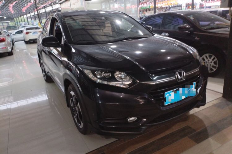 Used Honda Vezel 2016 1.8L CVT Front-Wheel Drive Pioneer Edition Front Right 45 Deg