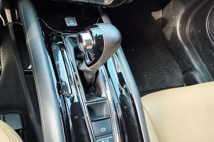 Used Honda Vezel 2016 1.8L CVT Front-Wheel Drive Pioneer Edition Gear Lever