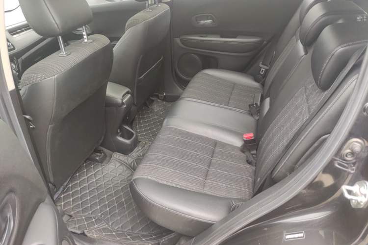 Used Honda Vezel 2016 1.8L CVT Front-Wheel Drive Pioneer Edition Left Rear Seat
