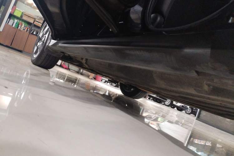 Used Honda Vezel 2016 1.8L CVT Front-Wheel Drive Pioneer Edition Left Side Sill