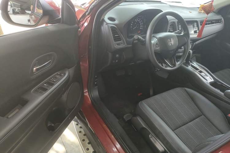 Used Honda Vezel 2016 1.8L CVT Front-Wheel Drive Pioneer Edition Driver Seat
