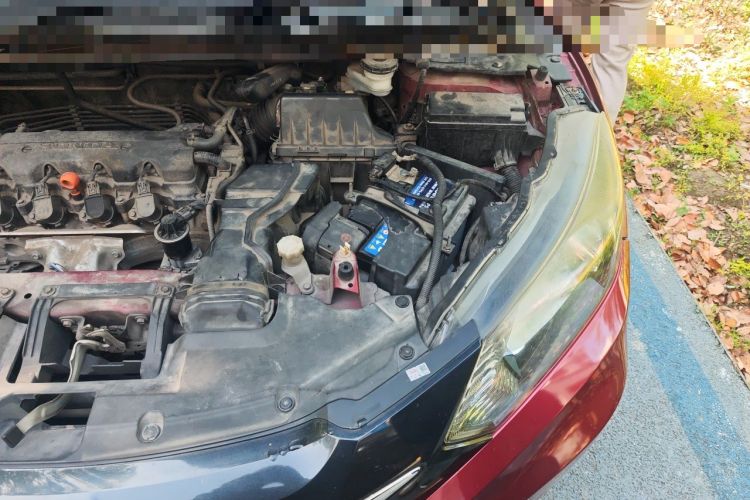 Used Honda Vezel 2016 1.8L CVT Front-Wheel Drive Pioneer Edition Engine Bay Left