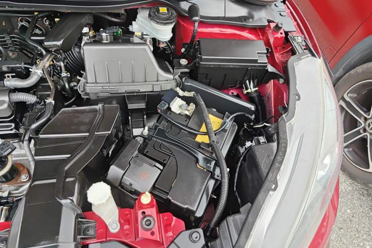 Used Honda Vezel 2016 1.8L CVT Front-Wheel Drive Pioneer Edition Engine Bay Left