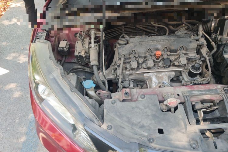 Used Honda Vezel 2016 1.8L CVT Front-Wheel Drive Pioneer Edition Engine Bay Right