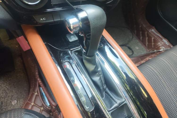 Used Honda Vezel 2016 1.8L CVT Front-Wheel Drive Pioneer Edition Gear Lever