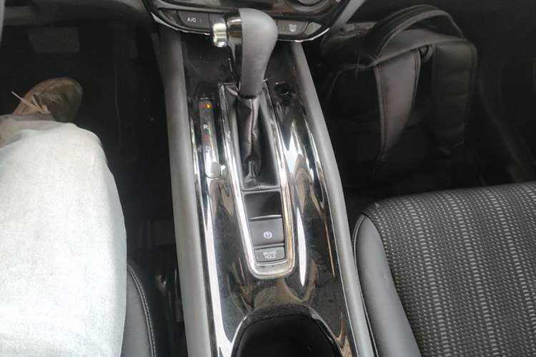 Used Honda Vezel 2016 1.8L CVT Front-Wheel Drive Pioneer Edition Gear Lever