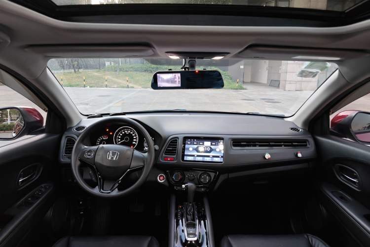 Used Honda Vezel 2016 1.8L CVT Front-Wheel Drive Pioneer Edition Interior 1