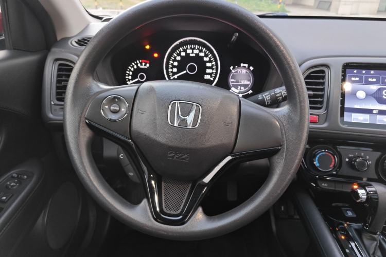 Used Honda Vezel 2016 1.8L CVT Front-Wheel Drive Pioneer Edition Interior 2
