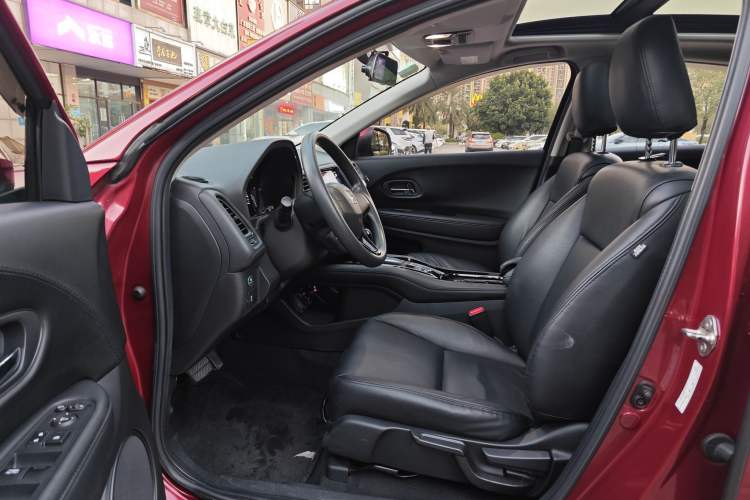 Used Honda Vezel 2016 1.8L CVT Front-Wheel Drive Pioneer Edition Interior 3