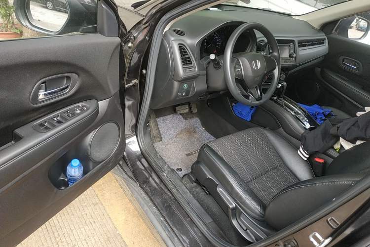 Used Honda Vezel 2016 1.8L CVT Front-Wheel Drive Pioneer Edition Driver Seat