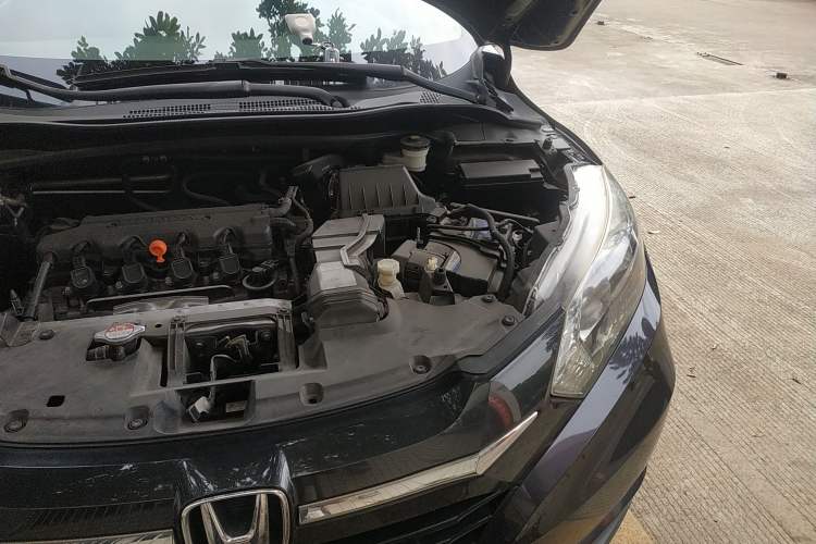 Used Honda Vezel 2016 1.8L CVT Front-Wheel Drive Pioneer Edition Engine Bay Left