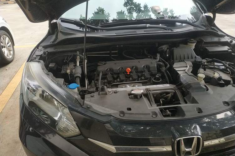 Used Honda Vezel 2016 1.8L CVT Front-Wheel Drive Pioneer Edition Engine Bay Right