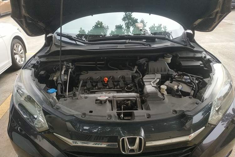 Used Honda Vezel 2016 1.8L CVT Front-Wheel Drive Pioneer Edition Engine Bay