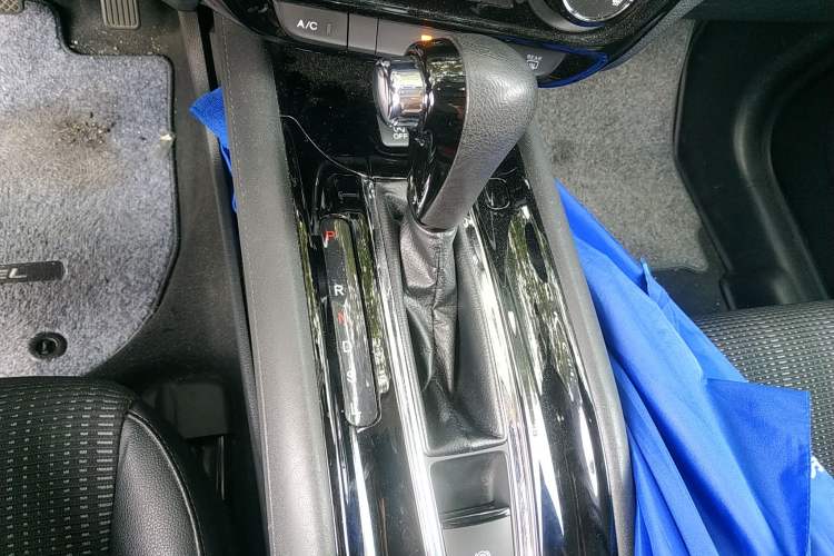 Used Honda Vezel 2016 1.8L CVT Front-Wheel Drive Pioneer Edition Gear Lever