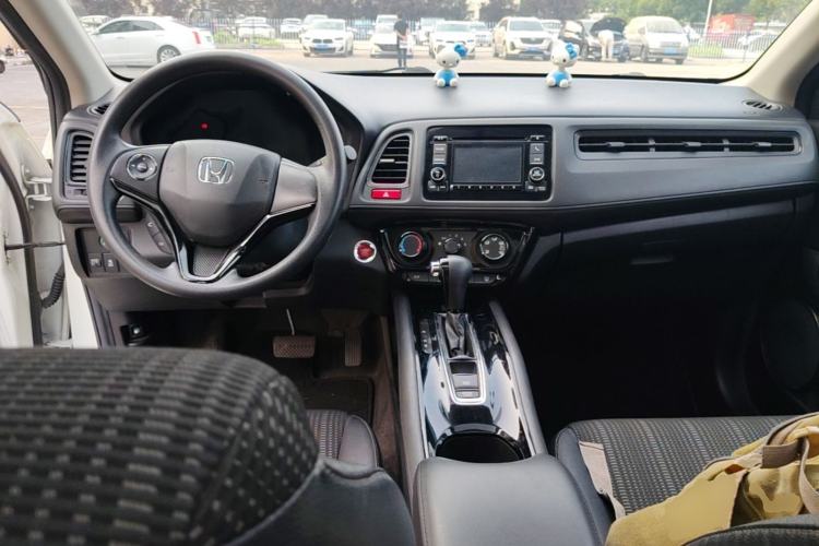 Used Honda Vezel 2016 1.8L CVT Front-Wheel Drive Pioneer Edition Center Console