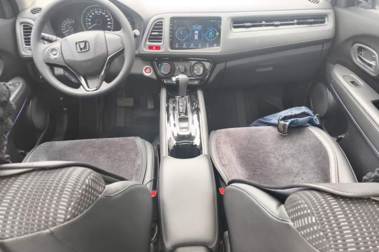 Used Honda Vezel 2016 1.8L CVT Front-Wheel Drive Pioneer Edition Center Console