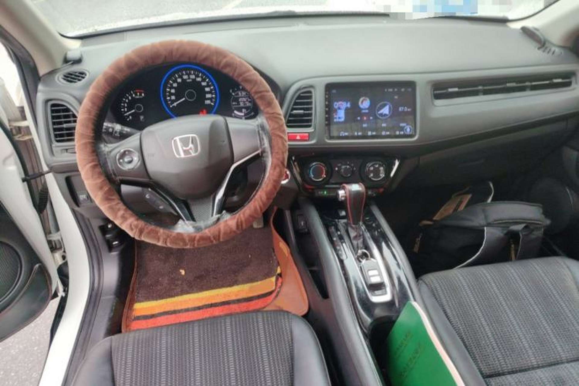 Used Honda Vezel 2016 1.8L CVT Front-Wheel Drive Pioneer Edition Center Console