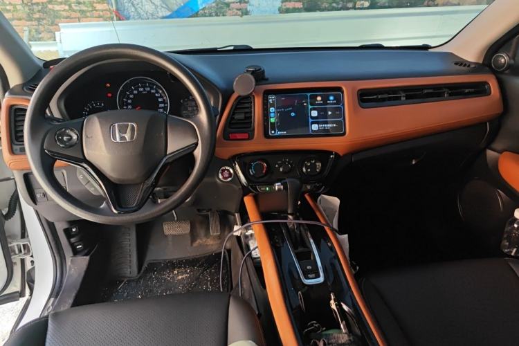 Used Honda Vezel 2016 1.8L CVT Front-Wheel Drive Pioneer Edition Center Console