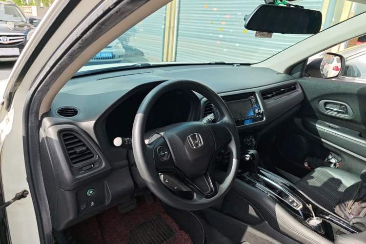 Used Honda Vezel 2016 1.8L CVT Front-Wheel Drive Pioneer Edition Center Console