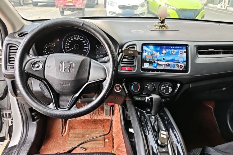 Used Honda Vezel 2016 1.8L CVT Front-Wheel Drive Pioneer Edition Center Console