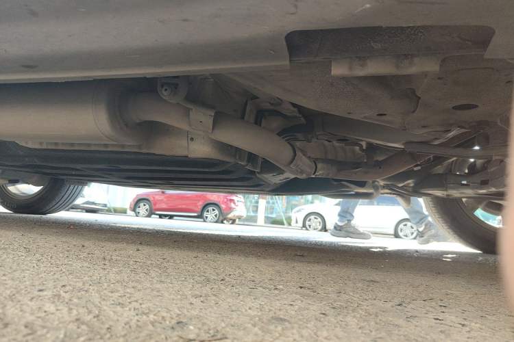 Used Honda Vezel 2016 1.8L CVT Front-Wheel Drive Pioneer Edition Chassis Front Right