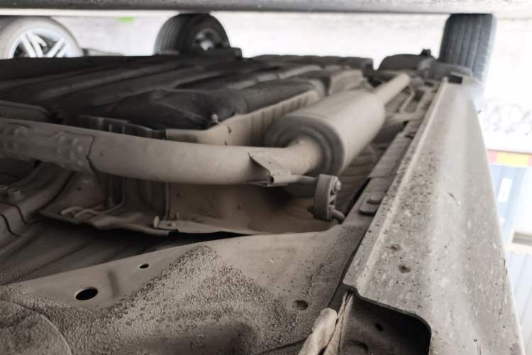 Used Honda Vezel 2016 1.8L CVT Front-Wheel Drive Pioneer Edition Chassis Front Right
