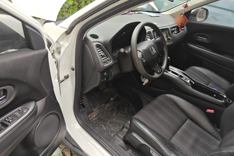 Used Honda Vezel 2016 1.8L CVT Front-Wheel Drive Pioneer Edition Driver Seat