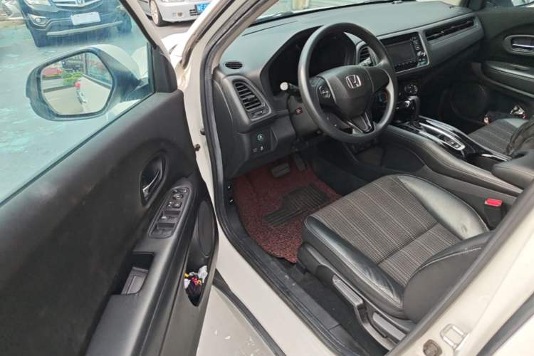 Used Honda Vezel 2016 1.8L CVT Front-Wheel Drive Pioneer Edition Driver Seat