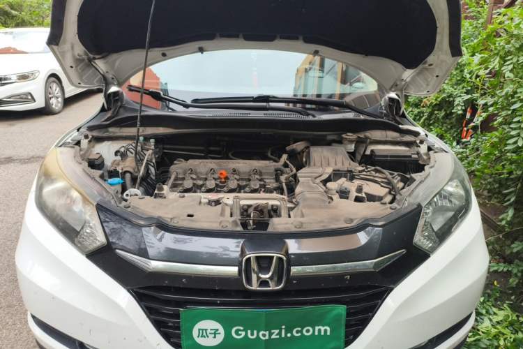 Used Honda Vezel 2016 1.8L CVT Front-Wheel Drive Pioneer Edition Engine Bay