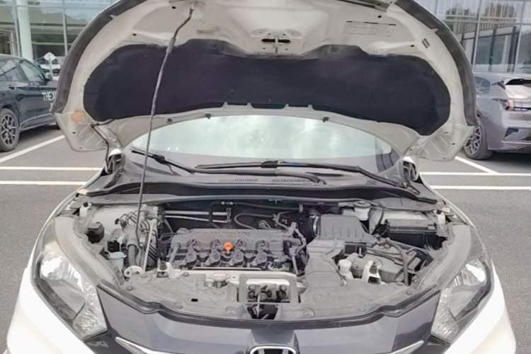 Used Honda Vezel 2016 1.8L CVT Front-Wheel Drive Pioneer Edition Engine Bay