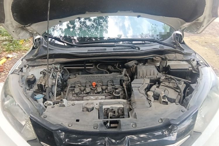 Used Honda Vezel 2016 1.8L CVT Front-Wheel Drive Pioneer Edition Engine Bay