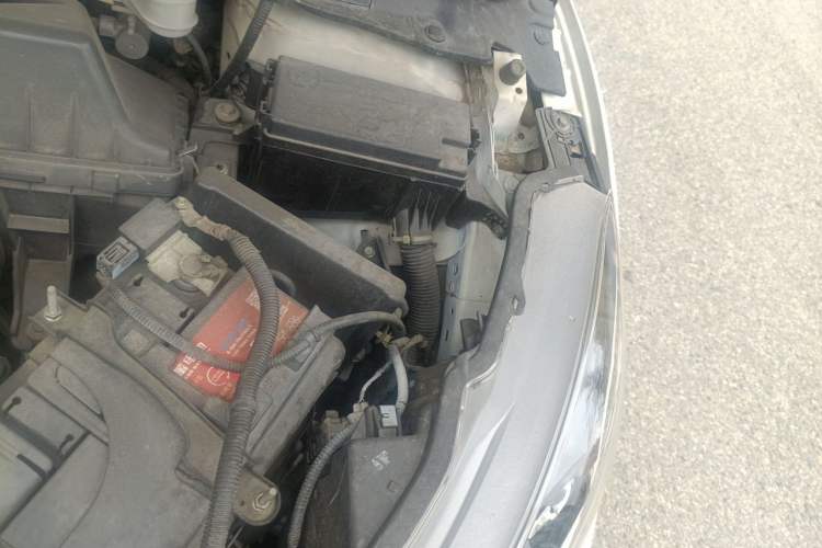 Used Honda Vezel 2016 1.8L CVT Front-Wheel Drive Pioneer Edition Engine Bay Left