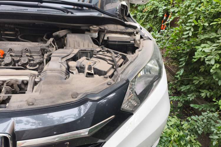 Used Honda Vezel 2016 1.8L CVT Front-Wheel Drive Pioneer Edition Engine Bay Left