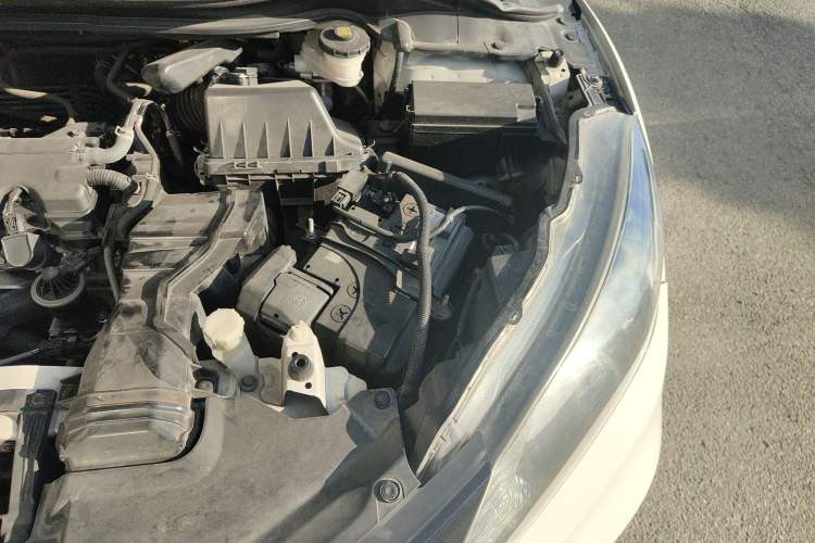 Used Honda Vezel 2016 1.8L CVT Front-Wheel Drive Pioneer Edition Engine Bay Left