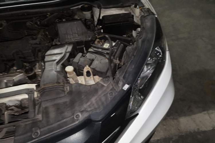 Used Honda Vezel 2016 1.8L CVT Front-Wheel Drive Pioneer Edition Engine Bay Left