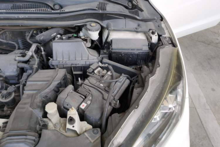 Used Honda Vezel 2016 1.8L CVT Front-Wheel Drive Pioneer Edition Engine Bay Left