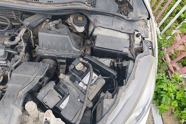 Used Honda Vezel 2016 1.8L CVT Front-Wheel Drive Pioneer Edition Engine Bay Left