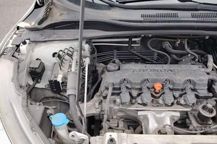 Used Honda Vezel 2016 1.8L CVT Front-Wheel Drive Pioneer Edition Engine Bay Right