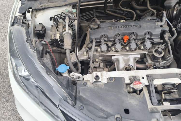 Used Honda Vezel 2016 1.8L CVT Front-Wheel Drive Pioneer Edition Engine Bay Right